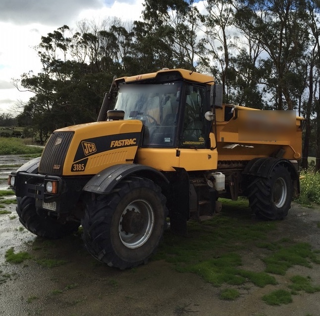 JCB Fastrac 3185 Spreader Machinery & Equipment Tractors